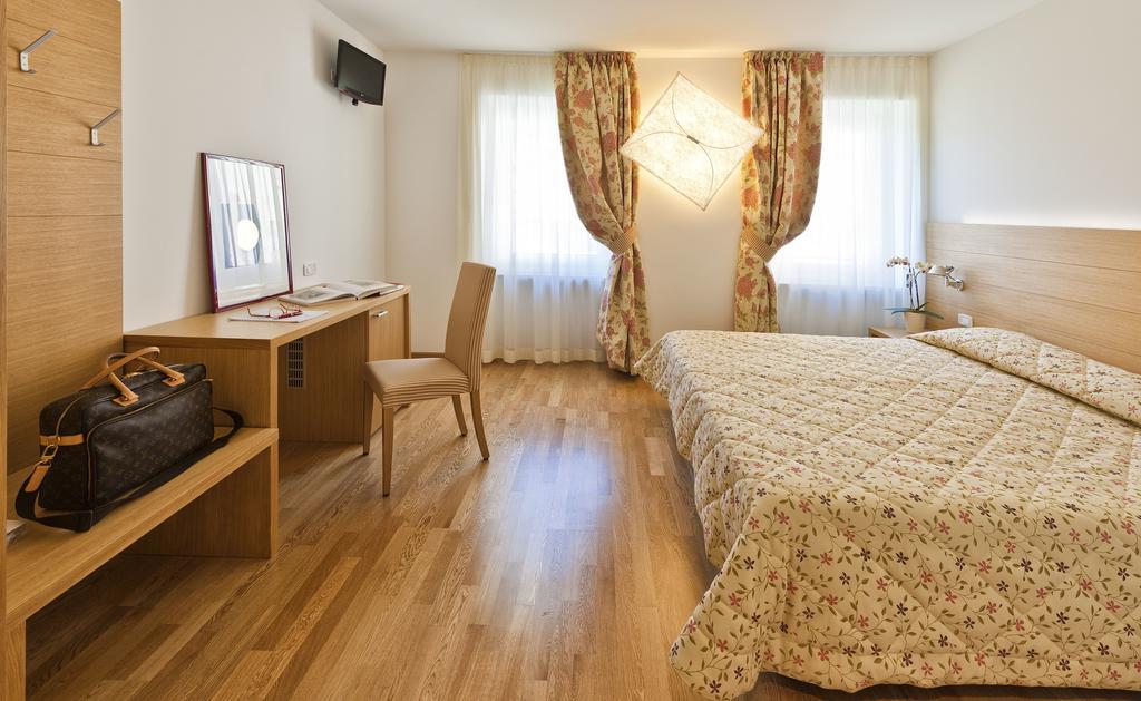 Hotel Romanda Levico Terme Zewnętrze zdjęcie